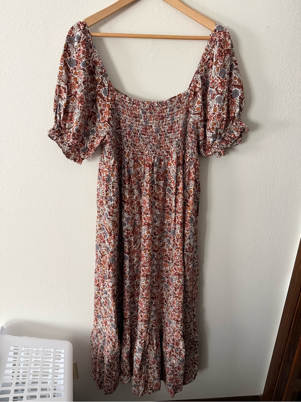 Rylee cru women’s xl Floral Puff-Sleeve Maxi Dress in Rust and Cream - Picture 2 of 4